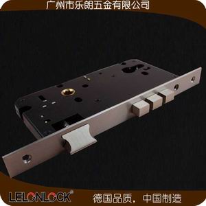三杆锁体防盗性强吗？